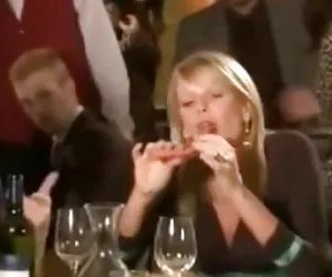 Il papà della giovane donna riceve una buona Bang