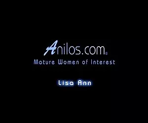 Bionda ottiene un strofinare giù e più in jacuzzi