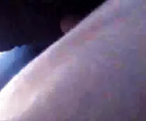 fidanzata adolescente amatoriale succhia e scopa in un auto e a casa