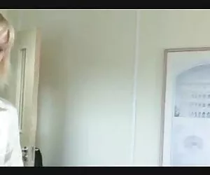 pazza lei non poteva farmi sborrare...parte 1