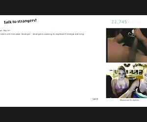 bionda carina cade in ginocchio a succhiare per sperma