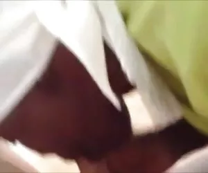 carina bionda cavalca il grande gallo