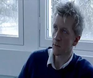 ragazzo fortunato ottiene il suo cazzo lucido di due troie