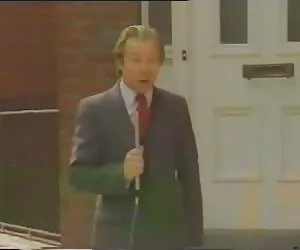 Isis taylor scopa sulla scrivania di cattivi maestri