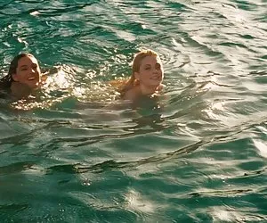 ragazza di segreti nero gloryhole succhia tutti i cazzi bianchi pov