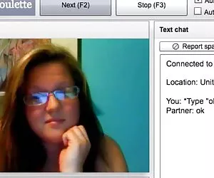 piccolo giovani bianka cappotto una calda alzati la gonna