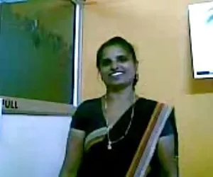 amante americana incarica schiavo arabo a mangiare frutta dosso