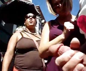 Lei era alla ricerca di un lavoro, ha ottenuto un lavoro casuale nel porno