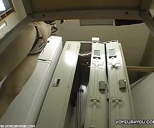 Farrah rossa dai grossi seni