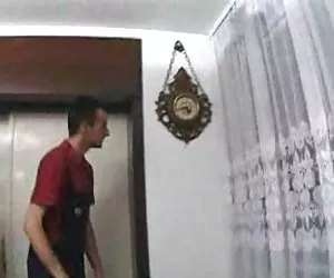 Donne mature e giovani