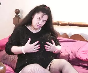 La giovane Natasha cuore conquistato il vecchio Dave