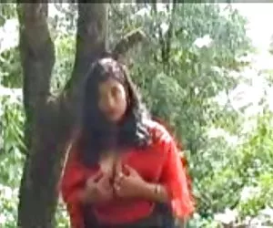 Nerd ragazza con gli occhiali elemento 6