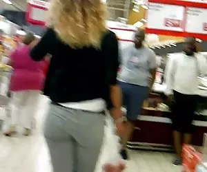 Hot milf mostra alcuni trucchi