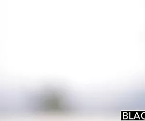 cameltoe e tette nel trasporto pubblico