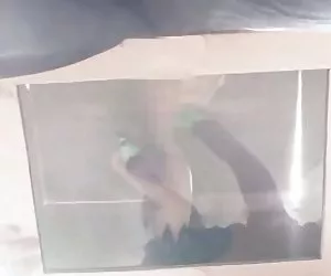 In miniatura bellezza di Candice non vuole il preservativo e tira fuori il suo