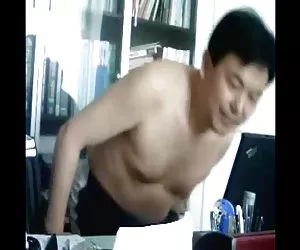 coppie asiatiche gode sesso all'aperto