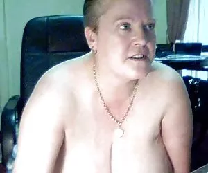 Eccitato tizio scopa twat bagnati