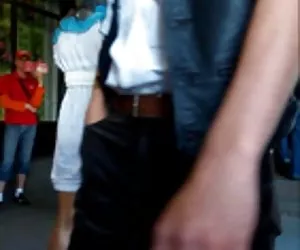 Sabrina Rose in bagno