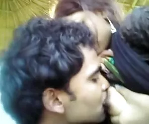 Jessica fiorentino prendere 3 cazzi e deglutire