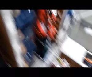 Nyomi marcella calore in cucina