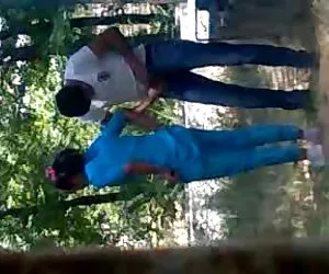 deepthroat ragazza e il fidanzato in casa