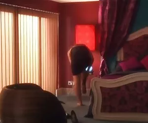 Dani jensen stuzzica e succhia gallo