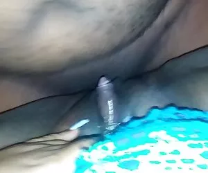 calda bionda succhia glory hole gallo