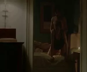 Skinny ragazza dà il suo culo per un trapano