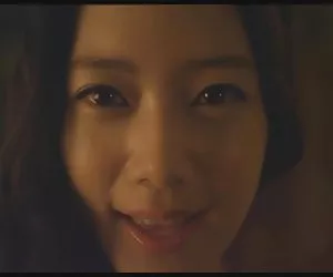 brunette caldo che Lenny si lamenta con estasi mentre si masturba