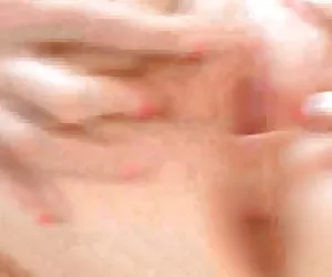 Megan succhia e si scopa un altro gallo nero!