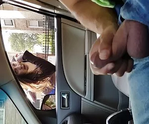 milf in pantaloni neri cameltoe