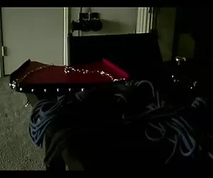 Schiava bionda sottile bloccati e montata sulla spiaggia