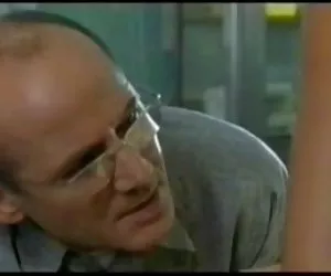 Barb ottiene la sua figa pelosa scopata hard.