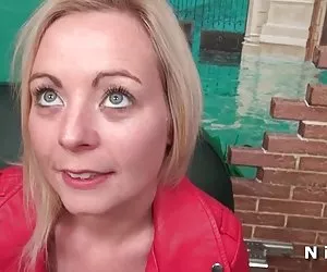 Lisa de leeuw succhia e Tit scopa