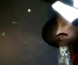 Bella bruna in calze nere Anale