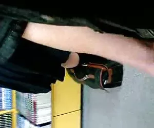 Spudorato scorie succhiare cazzi in pubblico