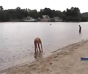 Bionda milf paga i Bbc la visita di un vicino di casa