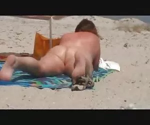 Horny hottie ama il cazzo