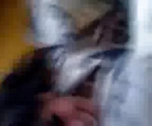 Procace scorie trina Michaels scopata da due uomini eccitati