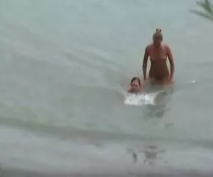 Farfalla preda shakin il suo culo