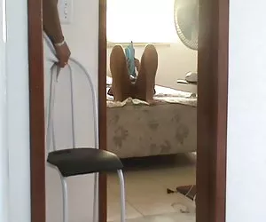 Il papa - lei ama un ragazzo dotato di un grande cazzo nel parco