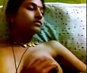 Sorprendentemente caldo sesso a tre, con la pelle Diamond