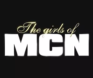 Amber Lynn Bach dà una grande masturbazione con la mano