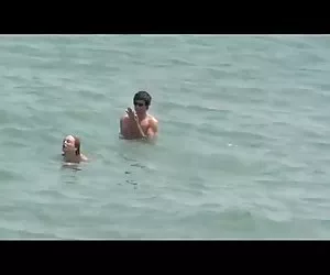 Bella Carol masturbazione con la mano