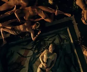 Ufficio brunette slut scopa su una scrivania, di blondelover.