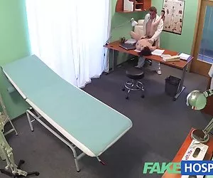 spagnola tette milf con giovane ragazzo