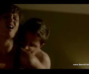 ab di versaute milf melkt den schwanz.