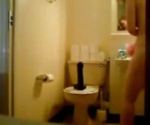 Ashley condivide il suo pezzo di culo e figa