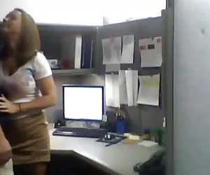 pussyrubbing solista slut ottiene un buco di wam in uno