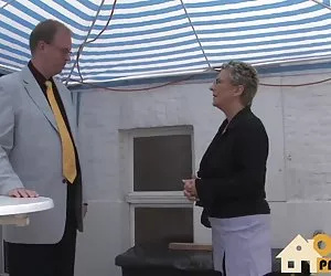 paki pelosi ama cazzo suo gf bionda